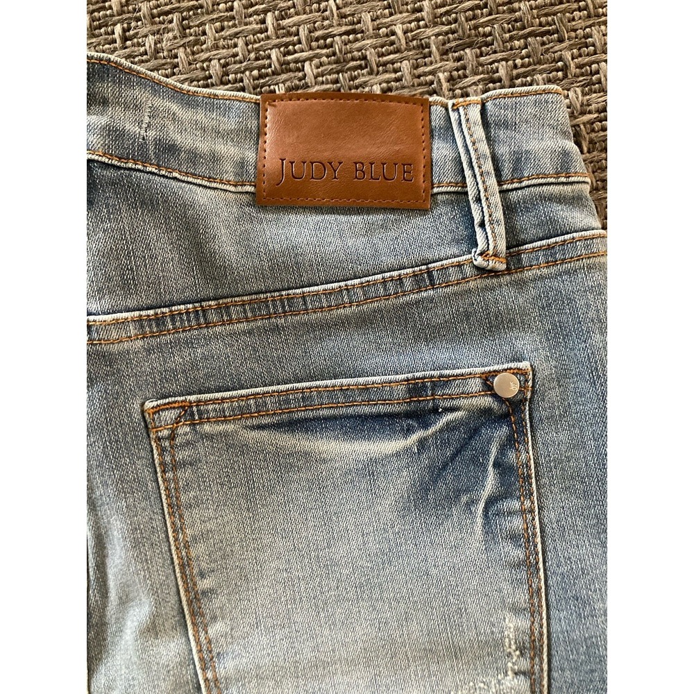 Judy Blue Shorts NWT Women's Size Large High Waist Tummy Moisture Control Denim - Picture 13 of 16